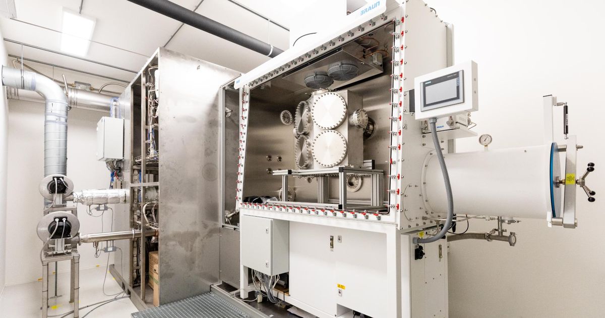 Producing medical radio-isotopes with minimal nuclear waste