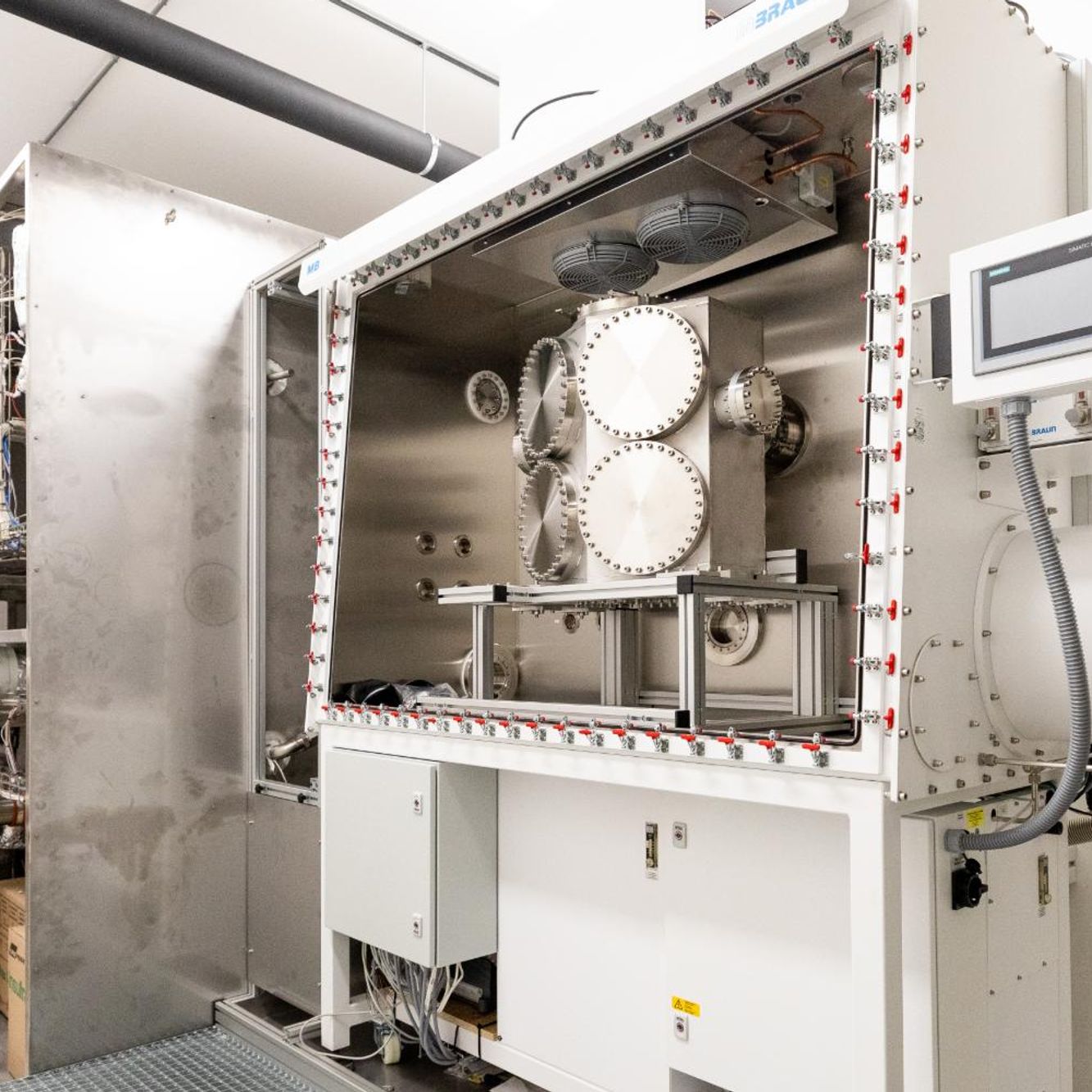 Full system producing medical radio-isotopes