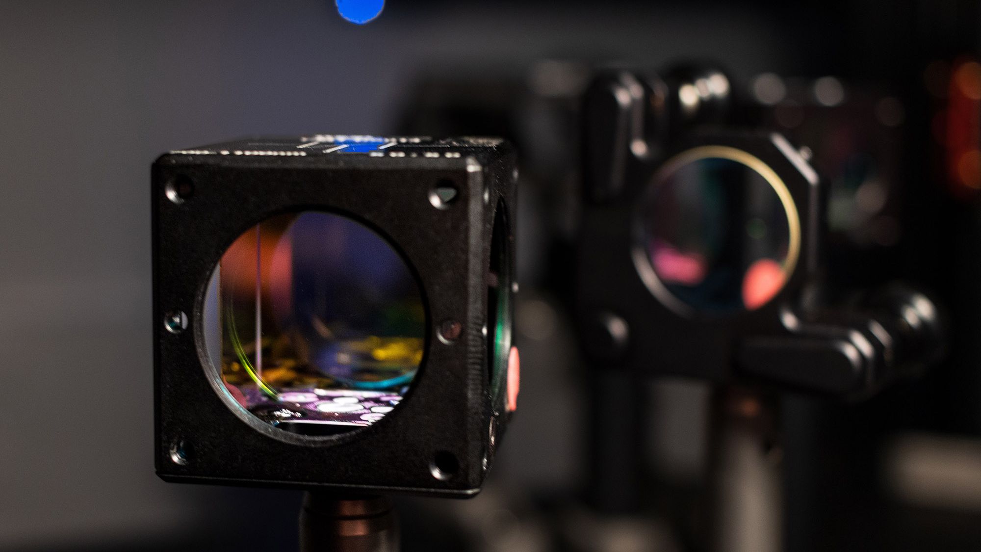 optomechatronic system with lenses