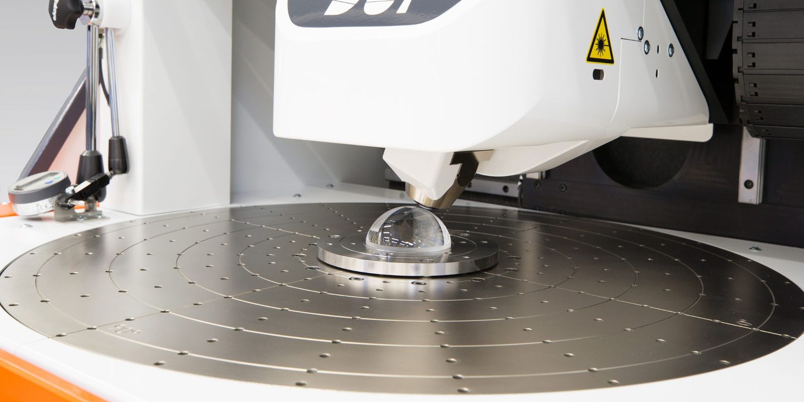 Demcon_hightech_measuring_surface_system