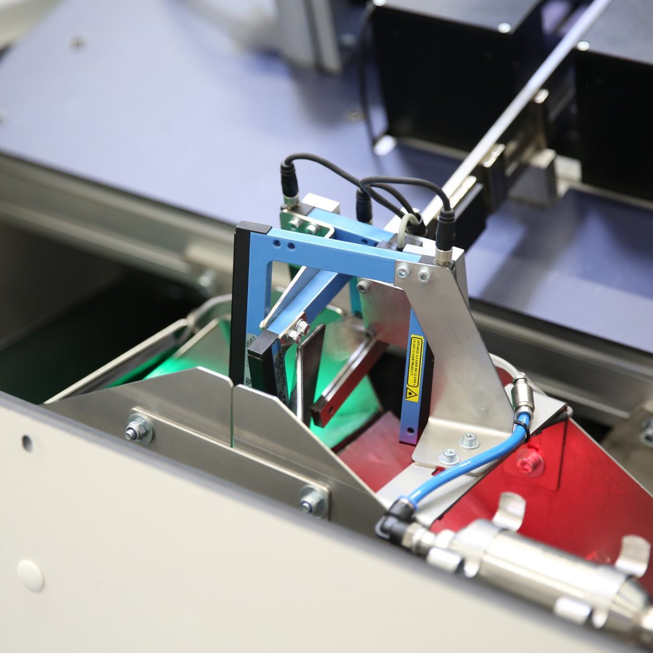 Demcon_hightech_machine_subunit_sorter