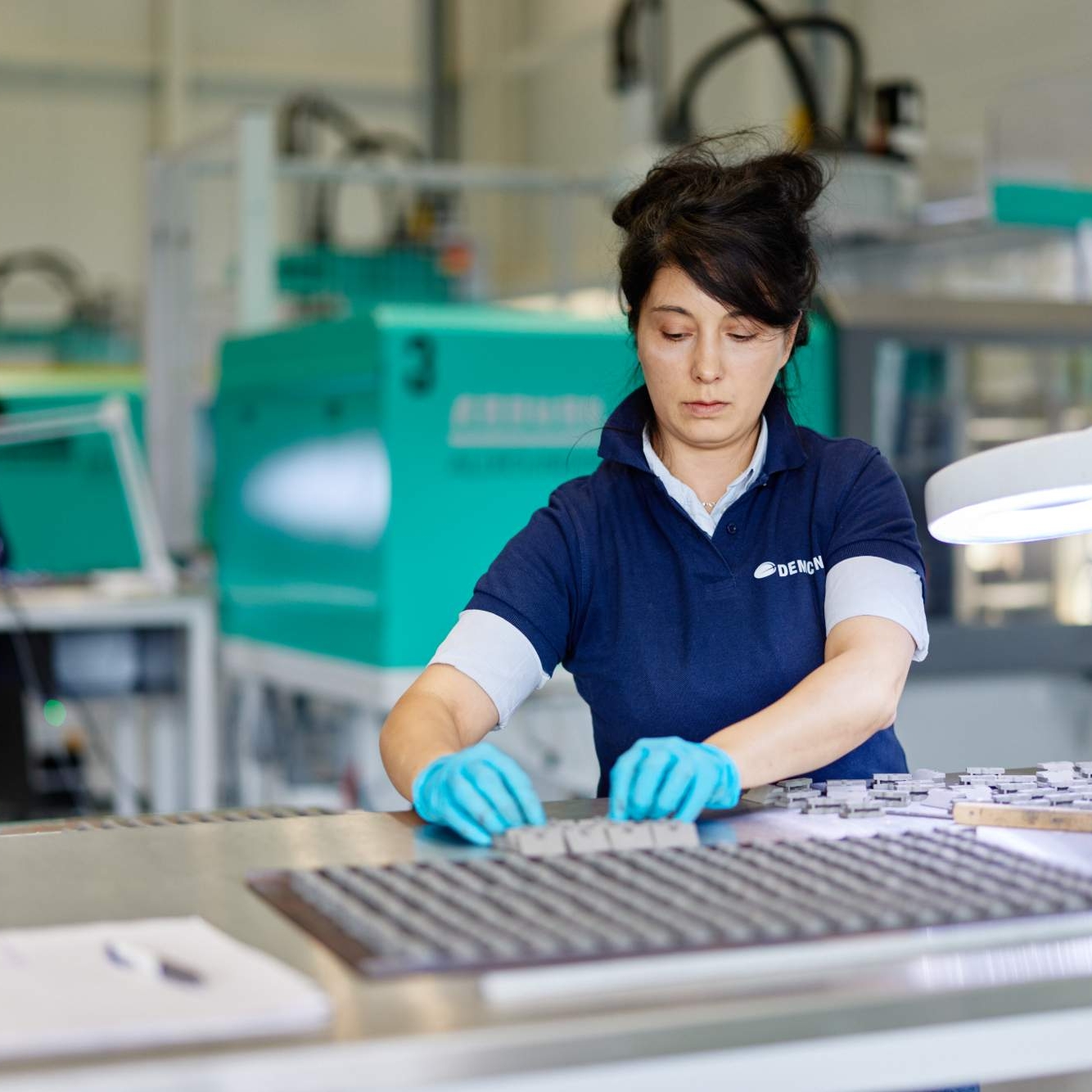 Female_technician_table_components