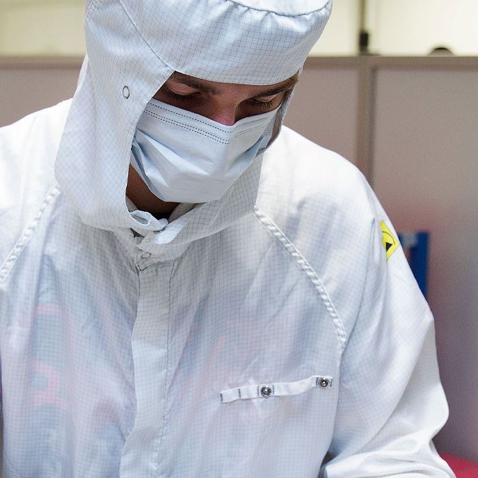 Demcon_hightech_cleanroom_engineer_working