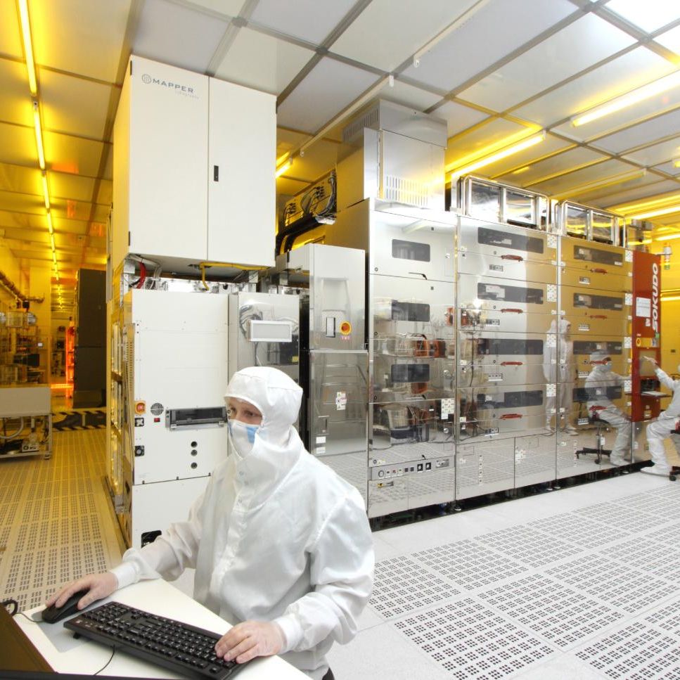 Demcon_hightech_engineers_cleanroom_system